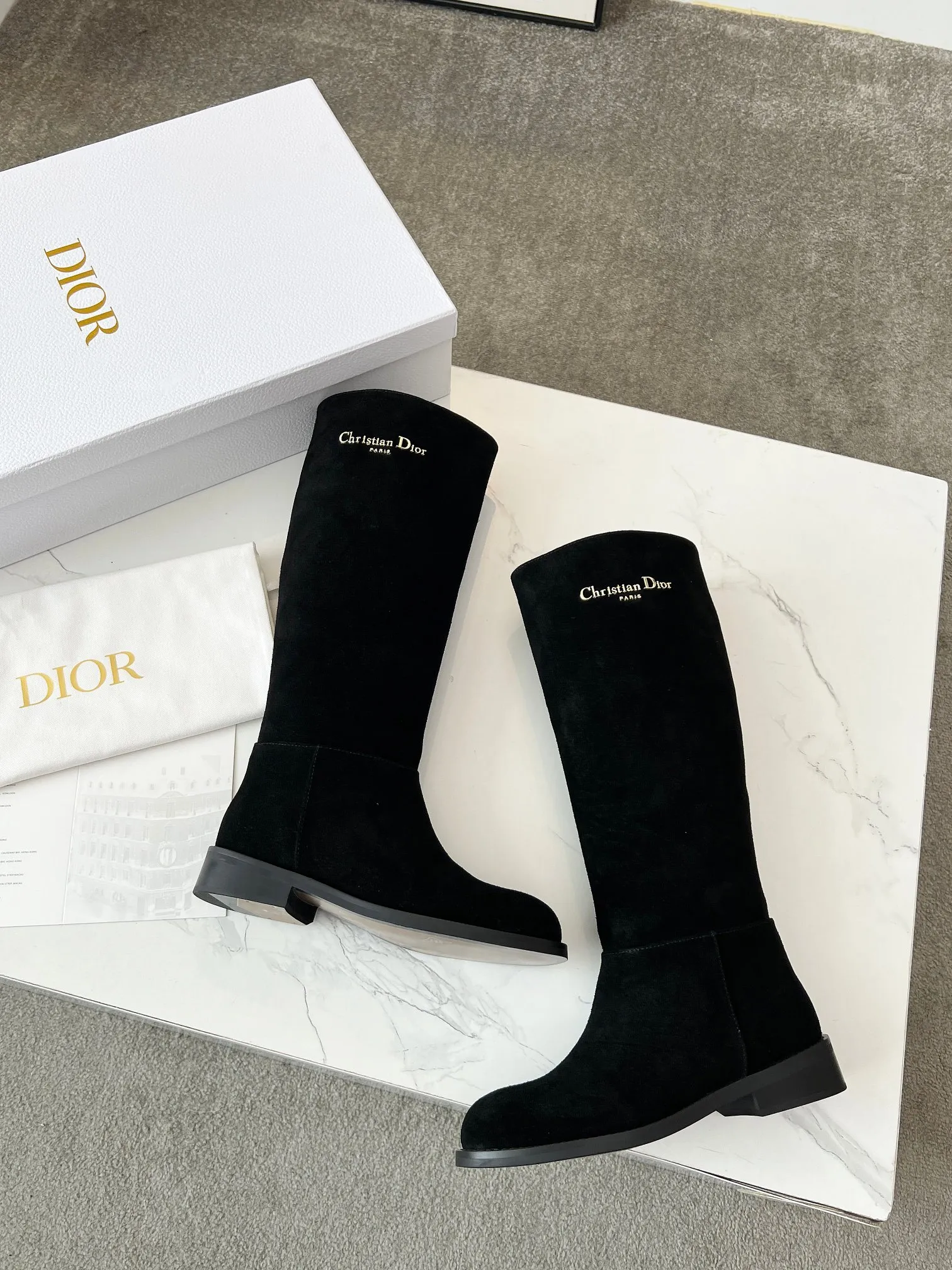 👟👟Ex-factory price 820👟👟 Dior 2025ss retro British style brogue new knight boots 👢👢 萱-shaped versatile thin feet yyds. The shape is three-dimensional and full, handsome and comfortable on the feet. A very retro style, full of aura single product, very novel design style, perfect details, cool and trendy 💯 trendy outsole, Inner lining: beef ribs Size: 35-40 (customized size 40-41)
